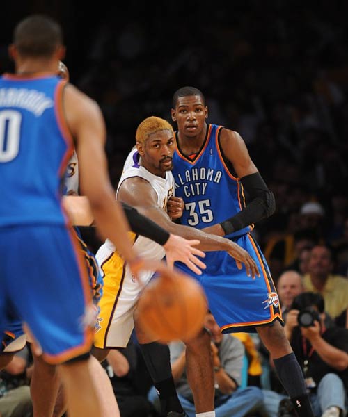 他在队内以 他在队内以