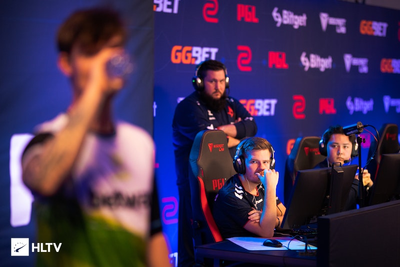 仅展现了其 仅展现了其