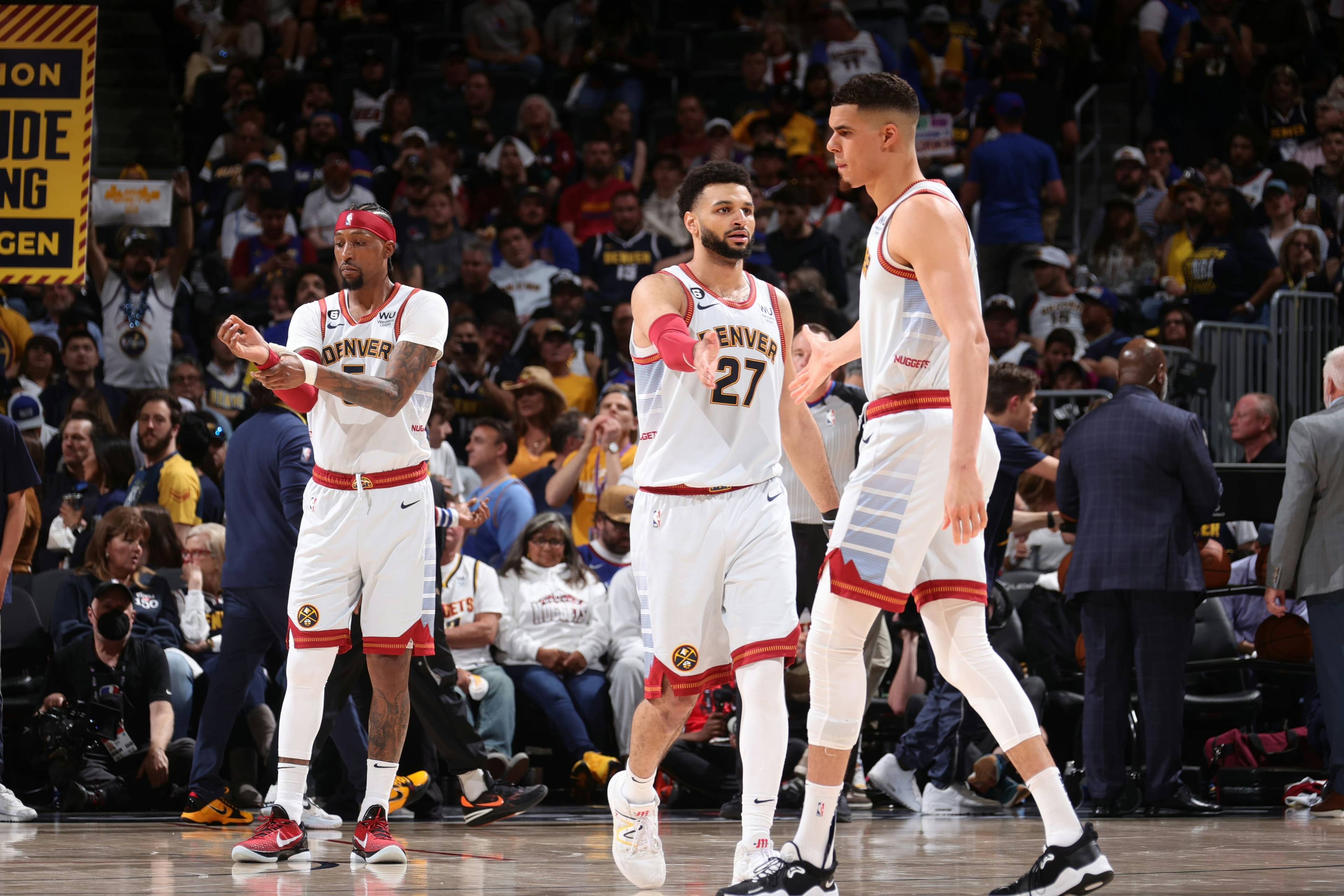 与中场的纵 与中场的纵